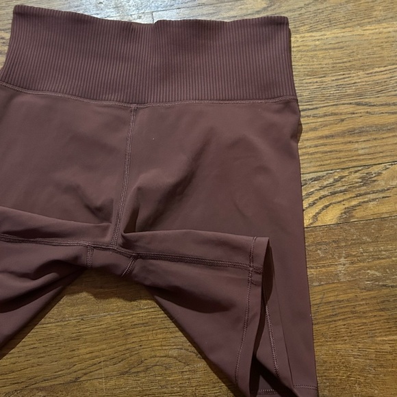 VUORI Rib Studio Short Women's BIKE Shorts Cedar 
M 6" inseam - Picture 3 of 11